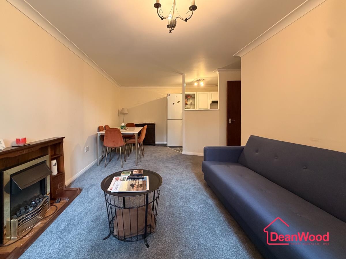 16 Royal Court, Onchan, Isle Of Man. - Photo 3 of 10