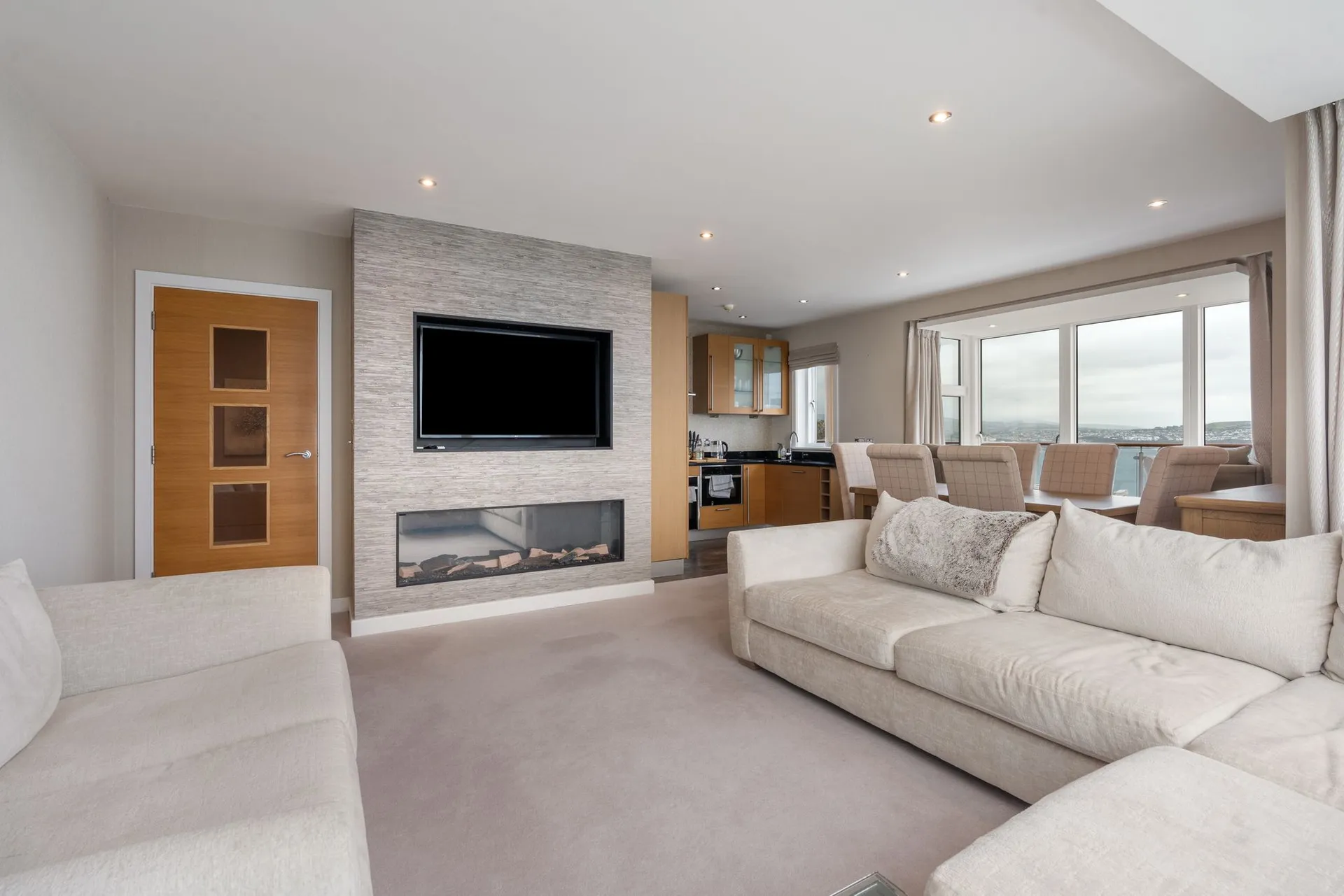 2 bed apartment to rent in 2 The Point, Douglas Head Road. - Photo 3 of 26