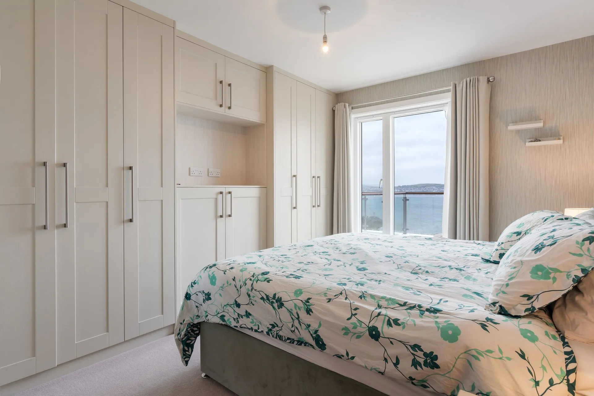 2 bed apartment to rent in 2 The Point, Douglas Head Road. - Photo 5 of 26