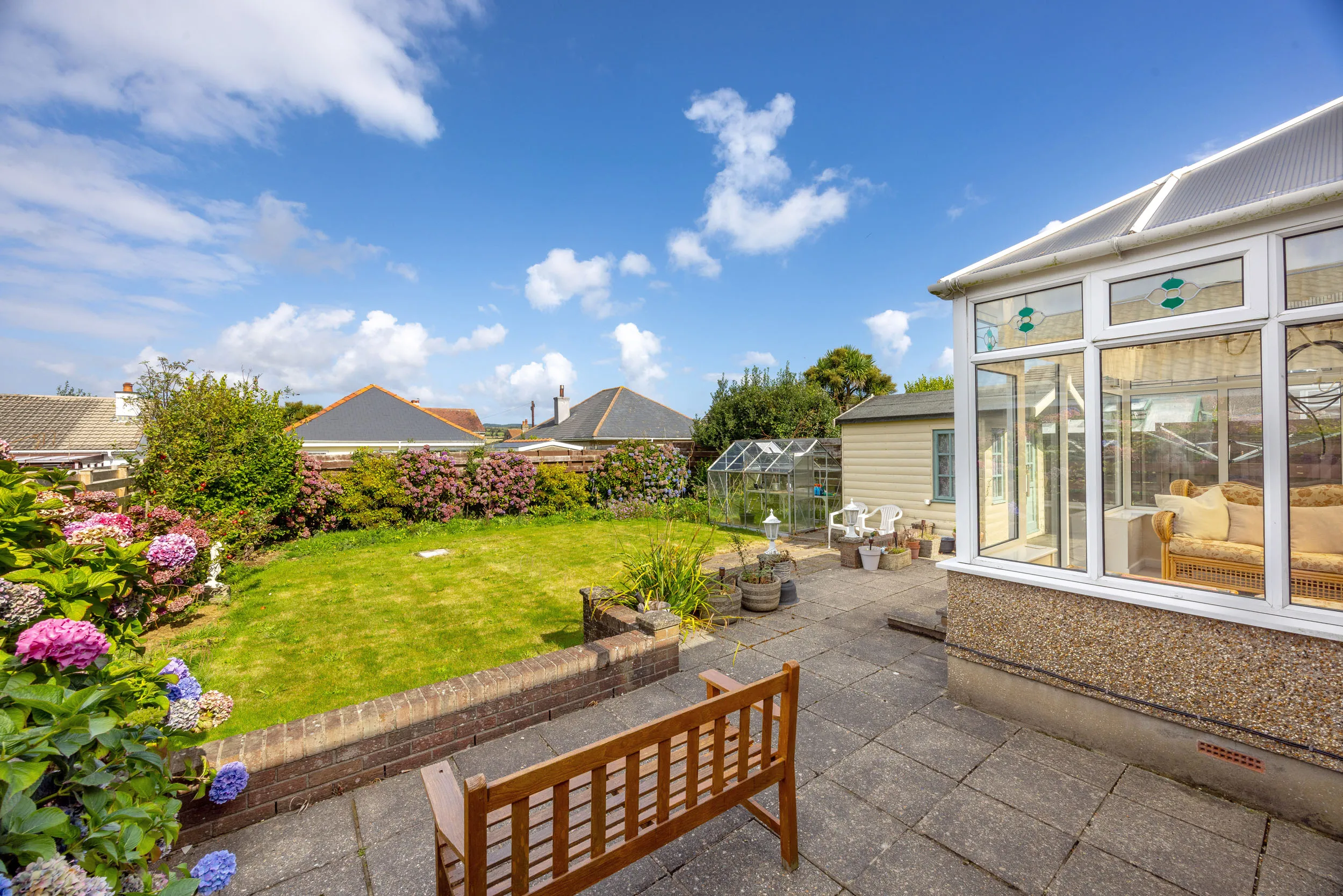 13 The Fairway, Onchan. - Photo 2 of 20