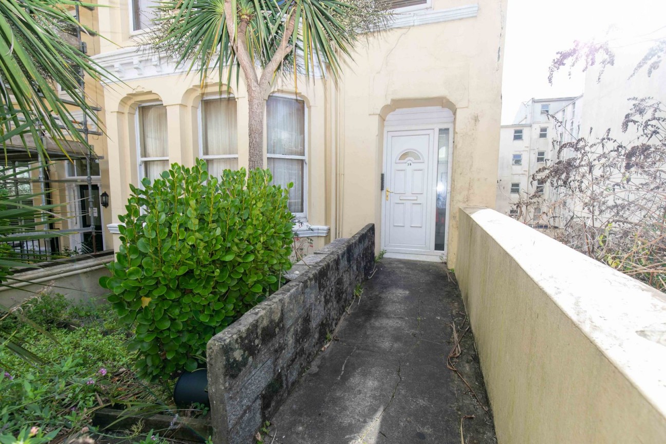 Second Floor Flat, 36, Castlemona Avenue, Douglas, IM2 4EG. - Photo 2 of 15