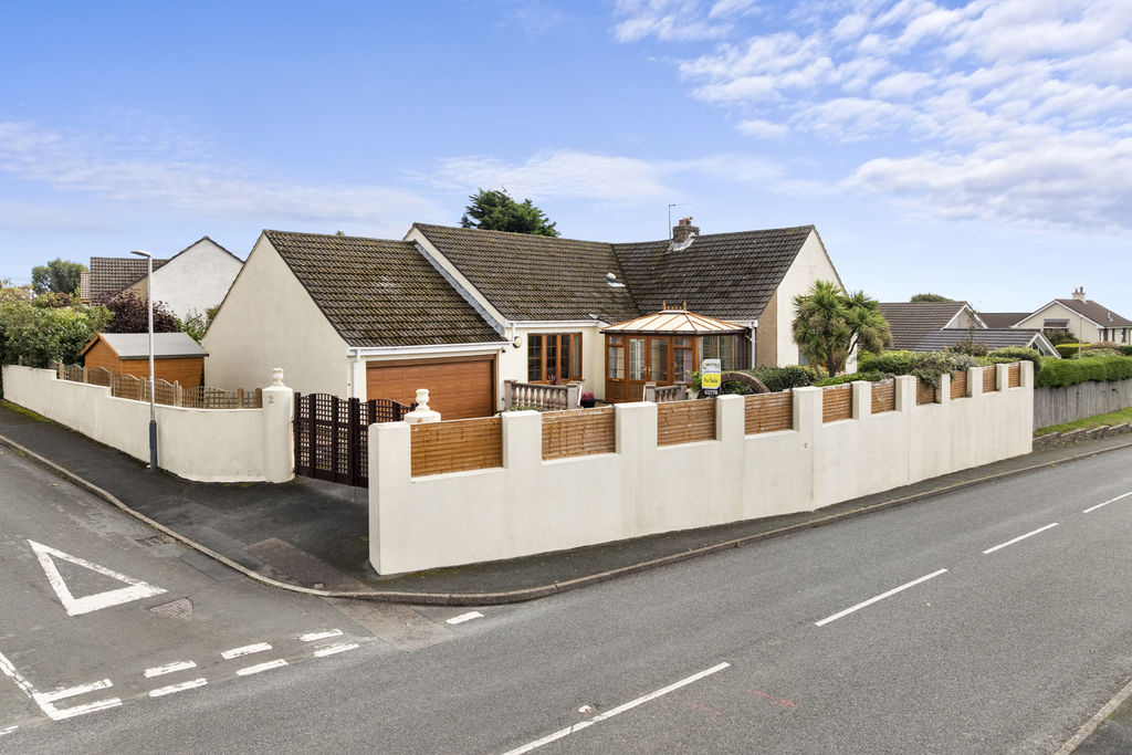 2 The Fairway, Onchan IM3 2EL. - Photo 1 of 32