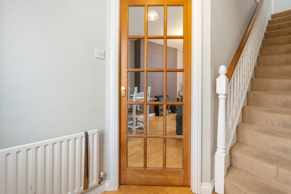 28 Lakeside Road, Douglas IM2 7BL. - Photo 3 of 16