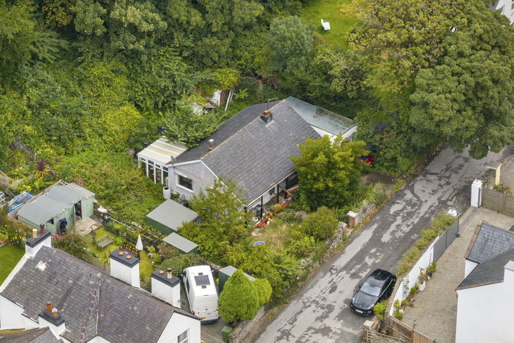 Lossan Y Twoaie, Glen Road, Laxey IM4 7AN. - Photo 3 of 14