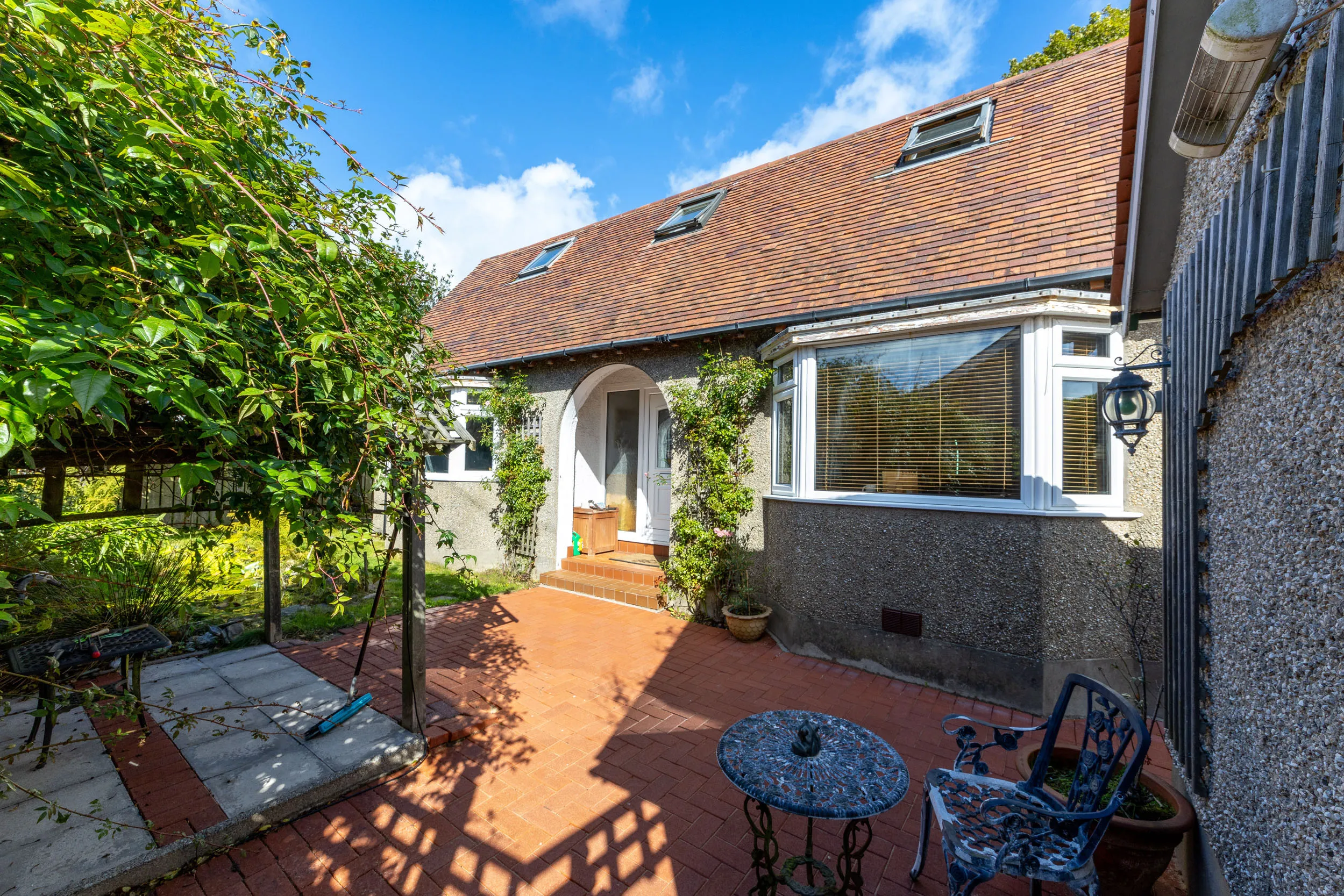 15 Summerhill Road, Onchan. - Photo 3 of 32