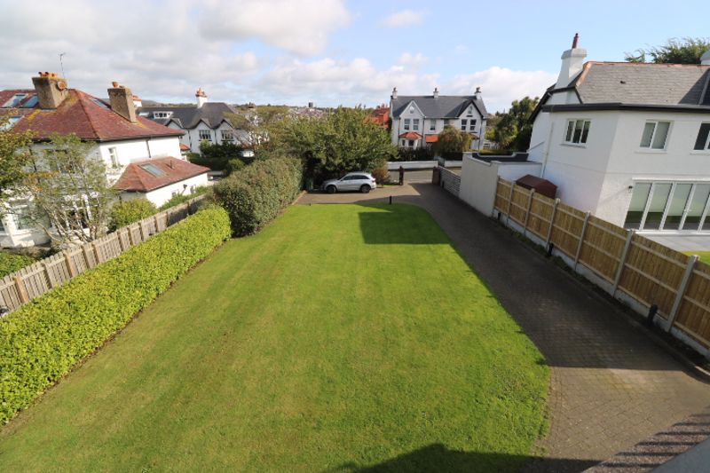 Selborne Drive, Douglas IM2 3NJ. - Photo 4 of 36