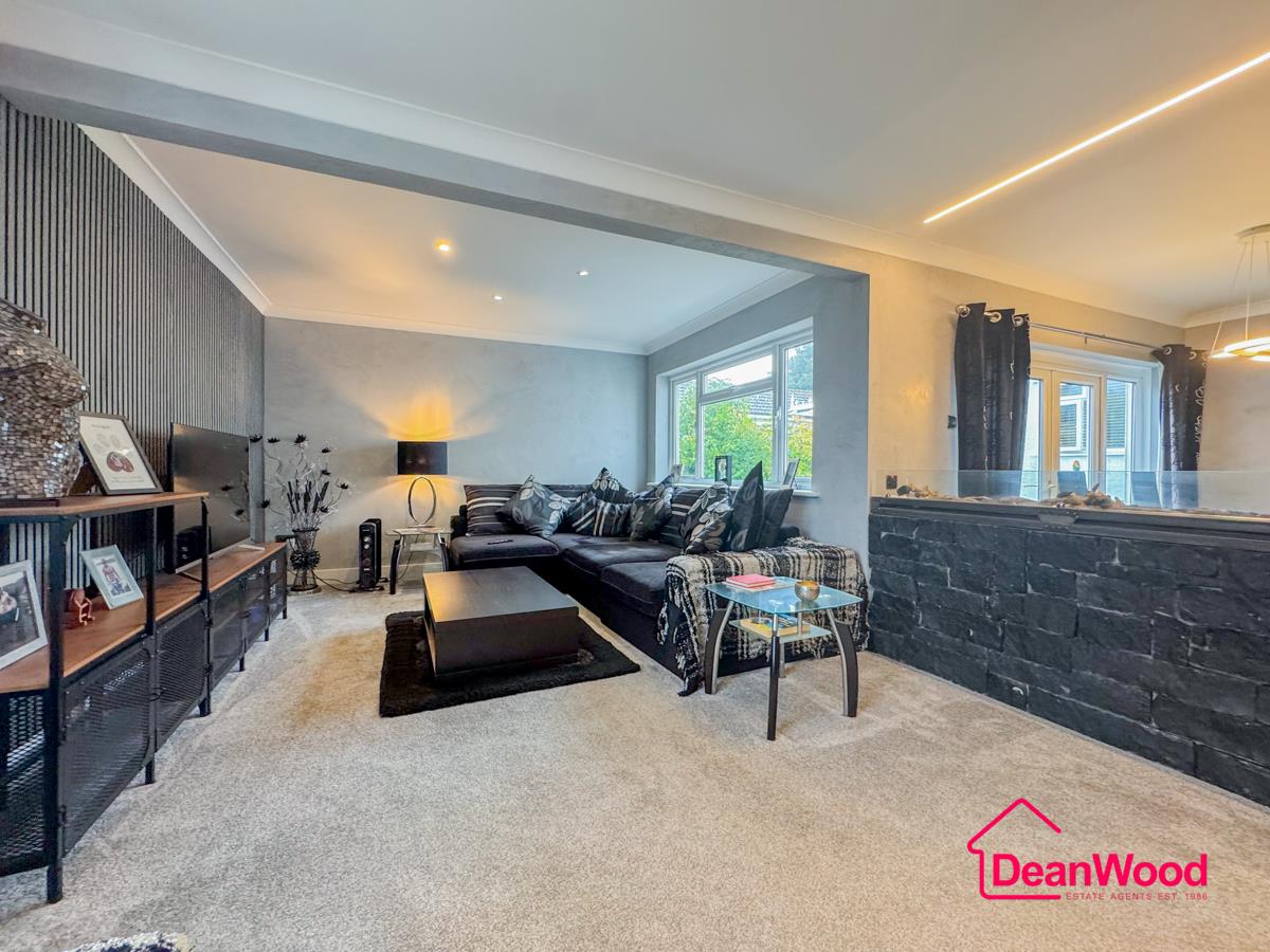 46 Rheast Mooar Avenue, Ramsey. - Photo 4 of 28