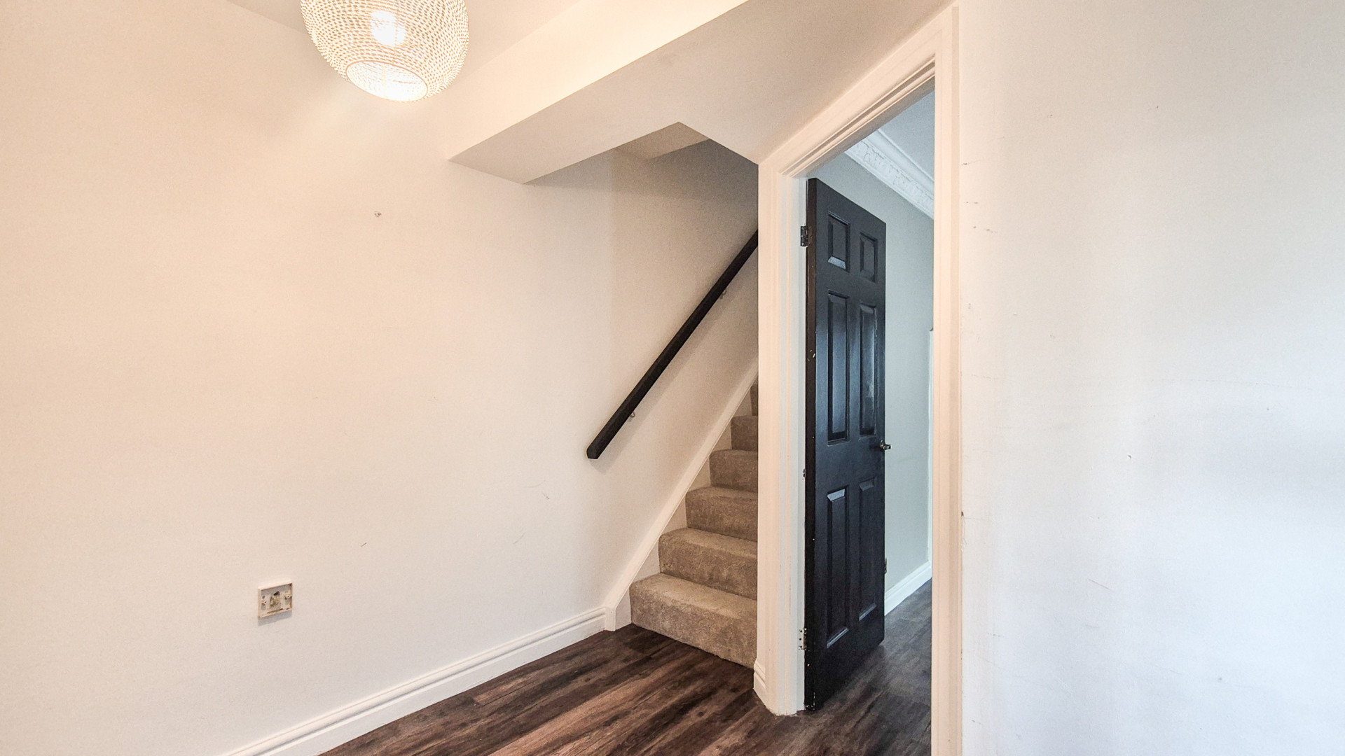 6 Larch Hill, Douglas, IM2 5NU. - Photo 2 of 26