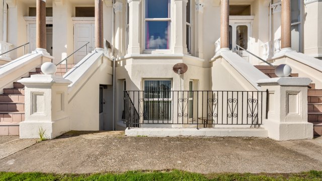 Apt. 11 Marlborough Court Apartments, Castle Terrace, Central Promenade, Douglas, IM2 4LH.