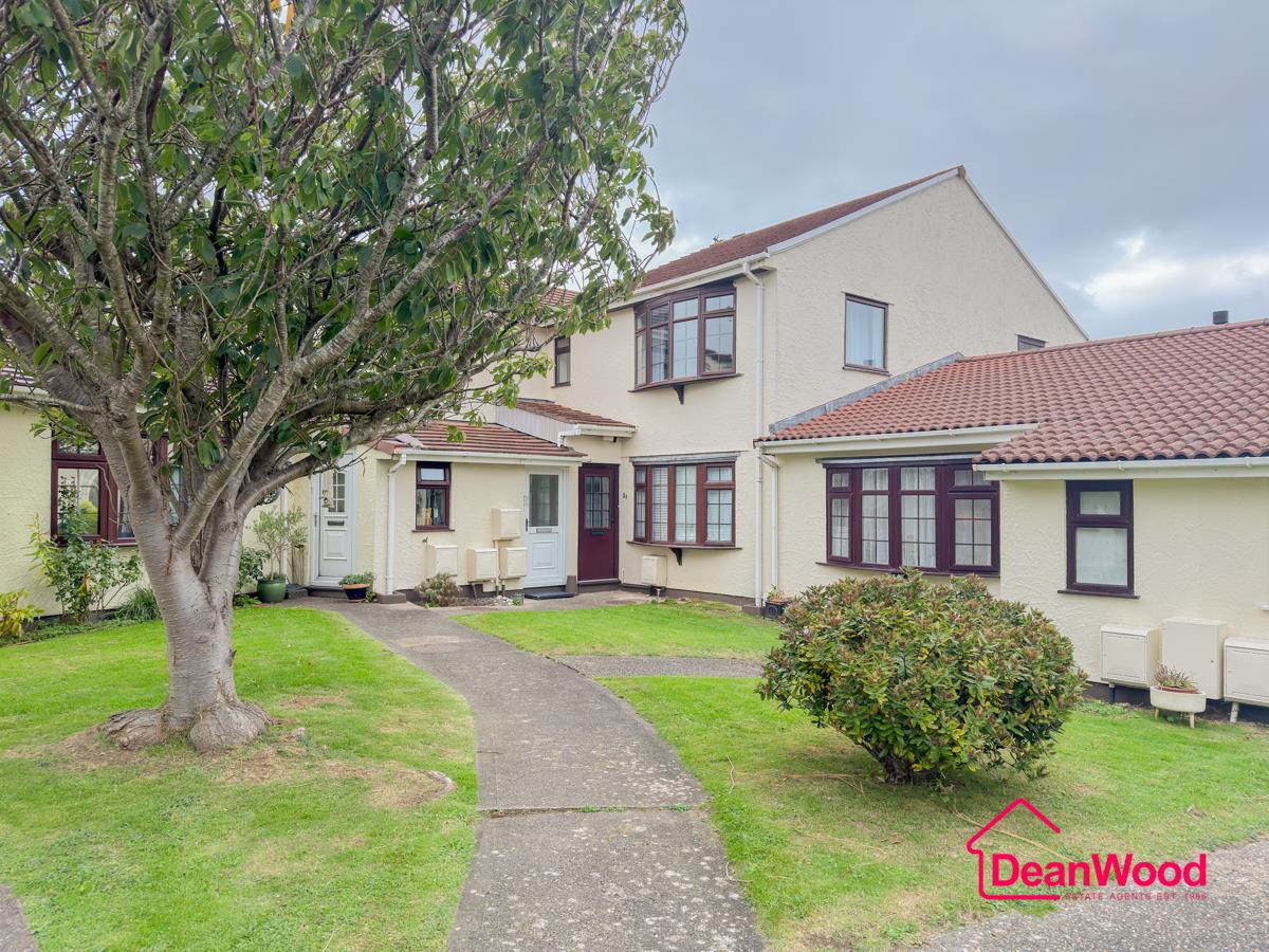 20 St Pauls Mews Ramsey. - Photo 1 of 15