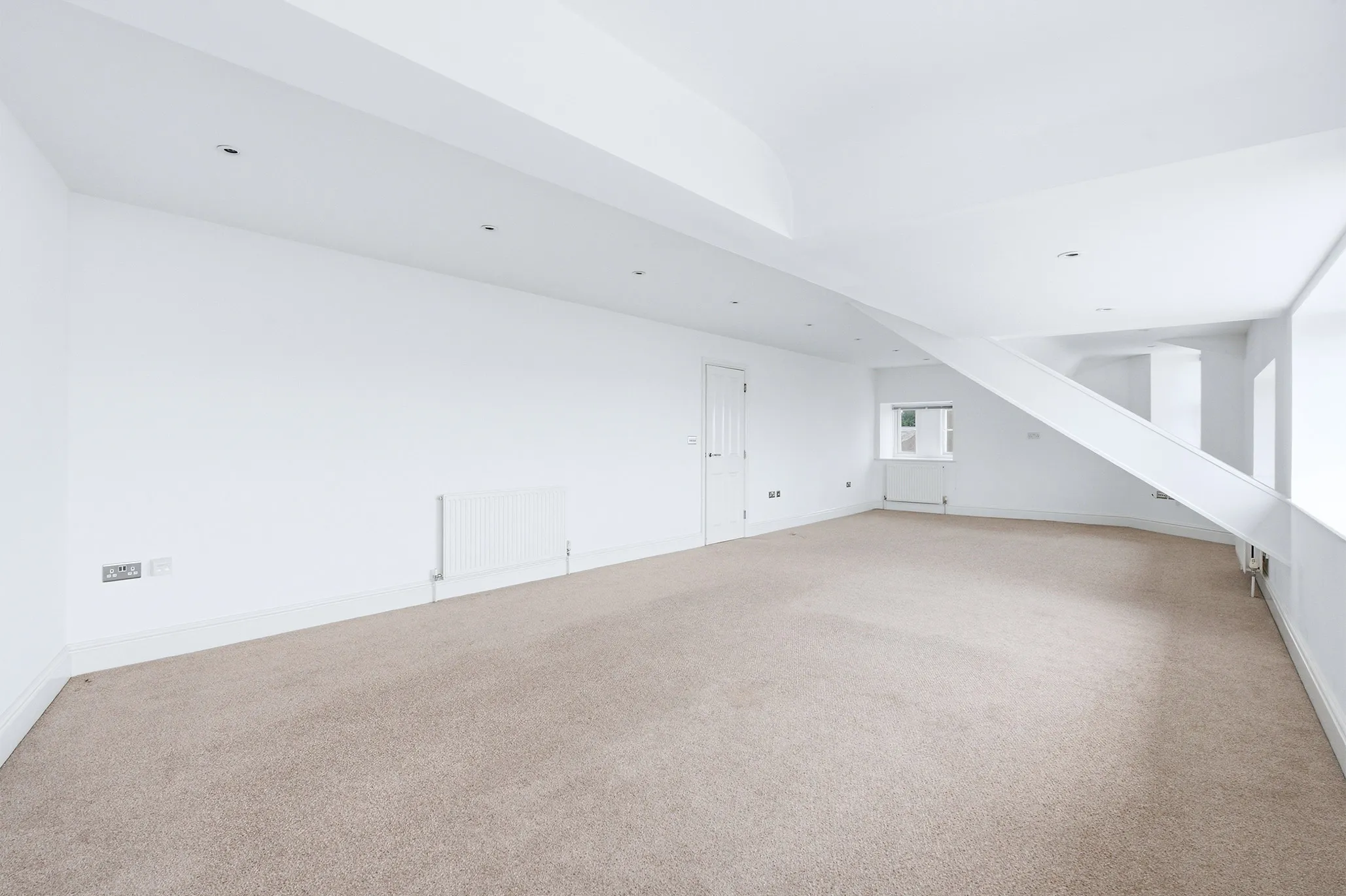 Capital House, 31 The High Street, Port St Mary. - Photo 5 of 37