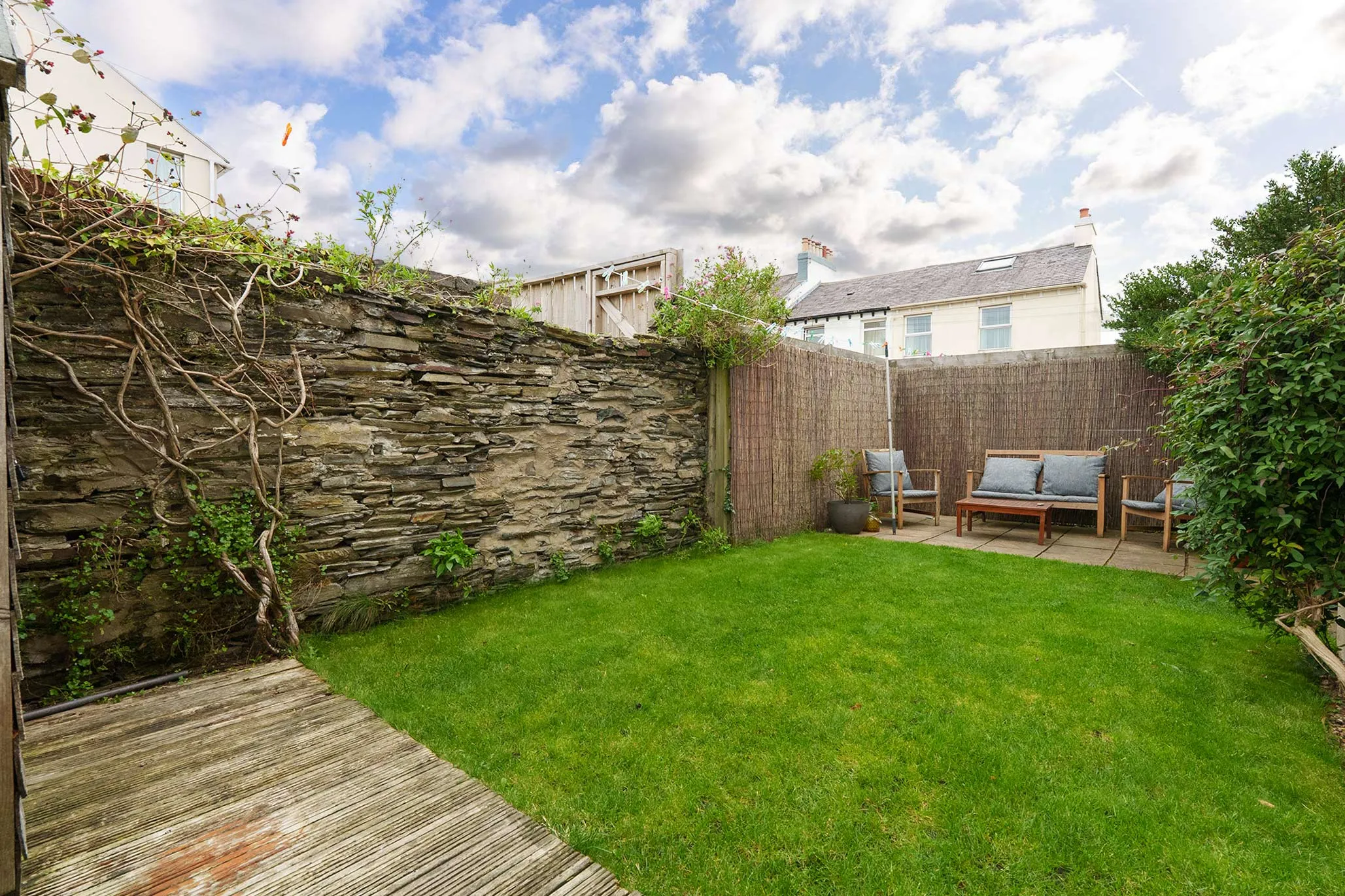1 Queens Road, Onchan. - Photo 2 of 20
