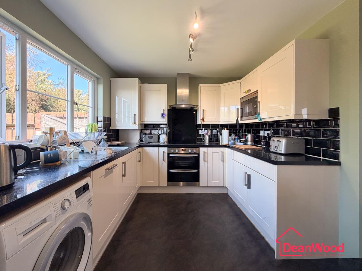 20 Thomas Keig Road, Douglas, Isle Of Man. - Photo 5 of 18