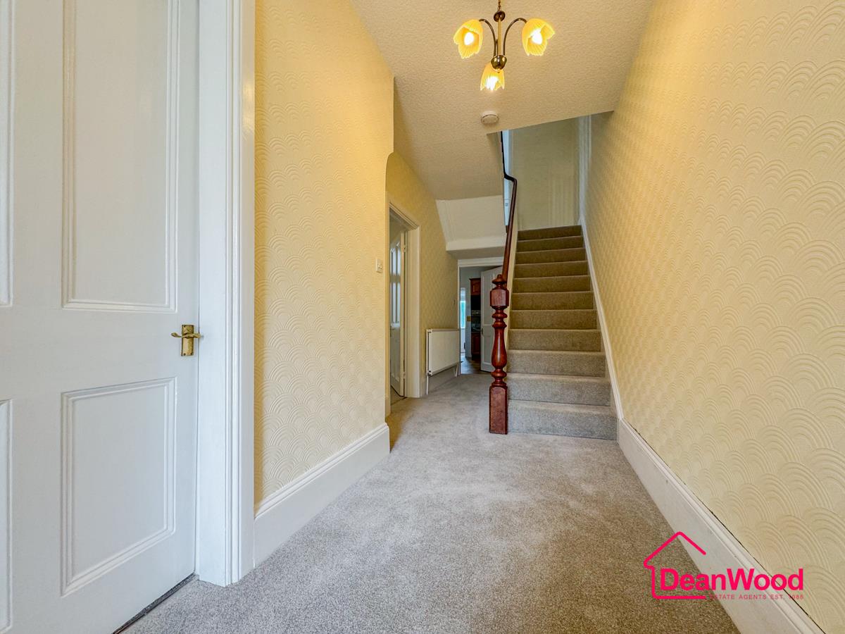 2 May Hill, Ramsey. - Photo 3 of 16