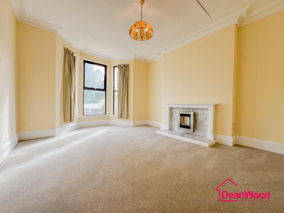 2 May Hill, Ramsey. - Photo 4 of 16