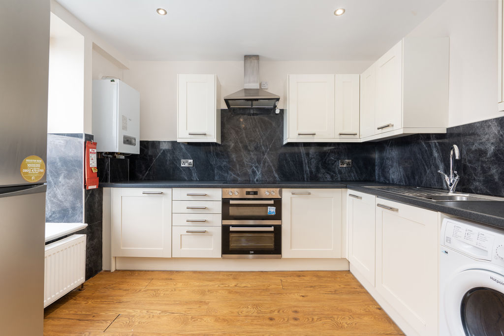 Flat 3, 11 Windsor Road, Douglas IM1 3LD. - Photo 4 of 15