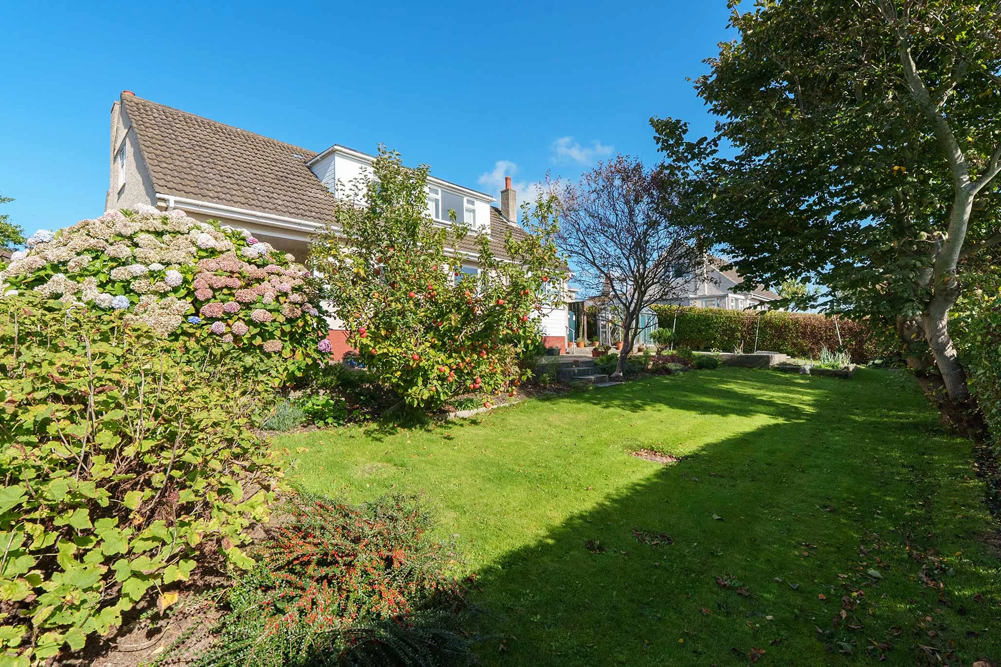 4 Ballakneale Close, Port Erin. - Photo 2 of 29