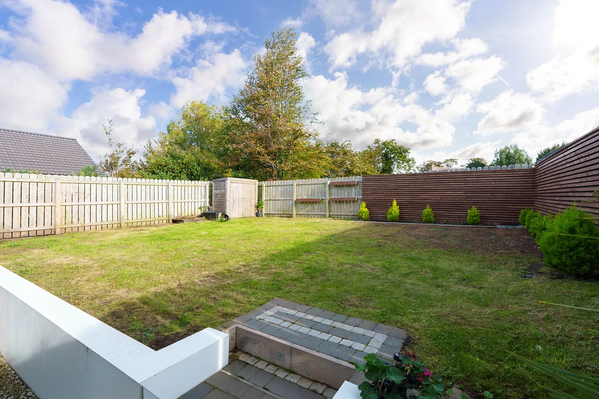 21 Gibbs Grove, Ramsey. - Photo 2 of 24