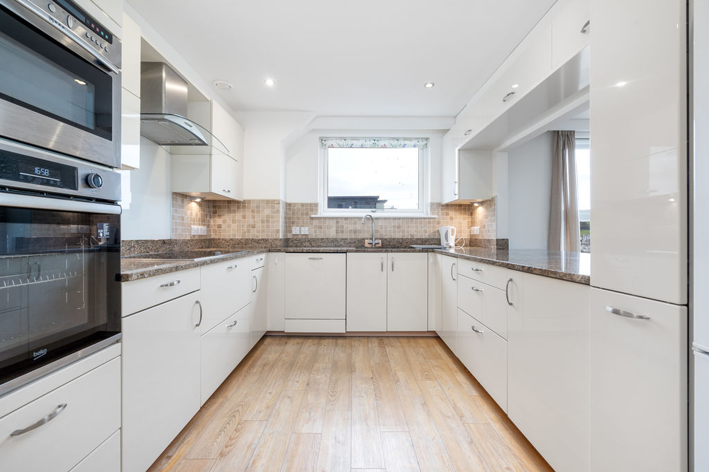 5 Imperial Heights, The Promenade, Port Erin IM9 6LH. - Photo 3 of 26