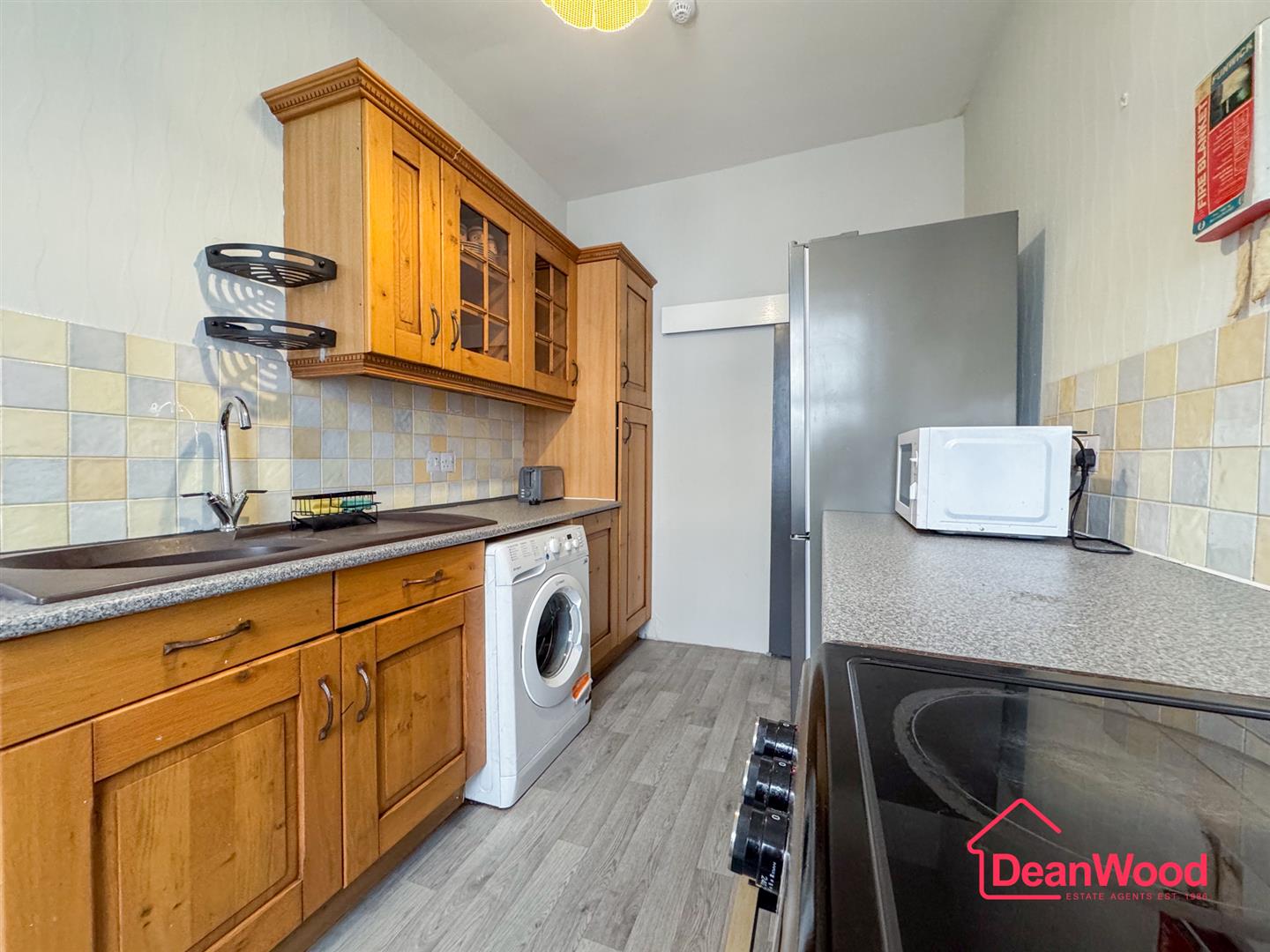 Flat 4, 35 Peel Road, Douglas, Isle Of Man. - Photo 2 of 11