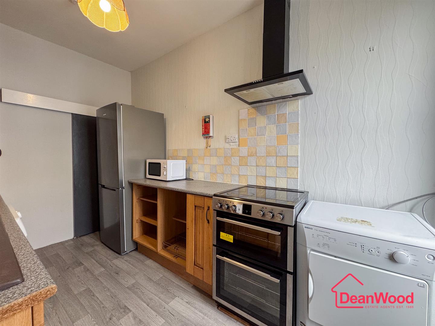 Flat 4, 35 Peel Road, Douglas, Isle Of Man. - Photo 3 of 11