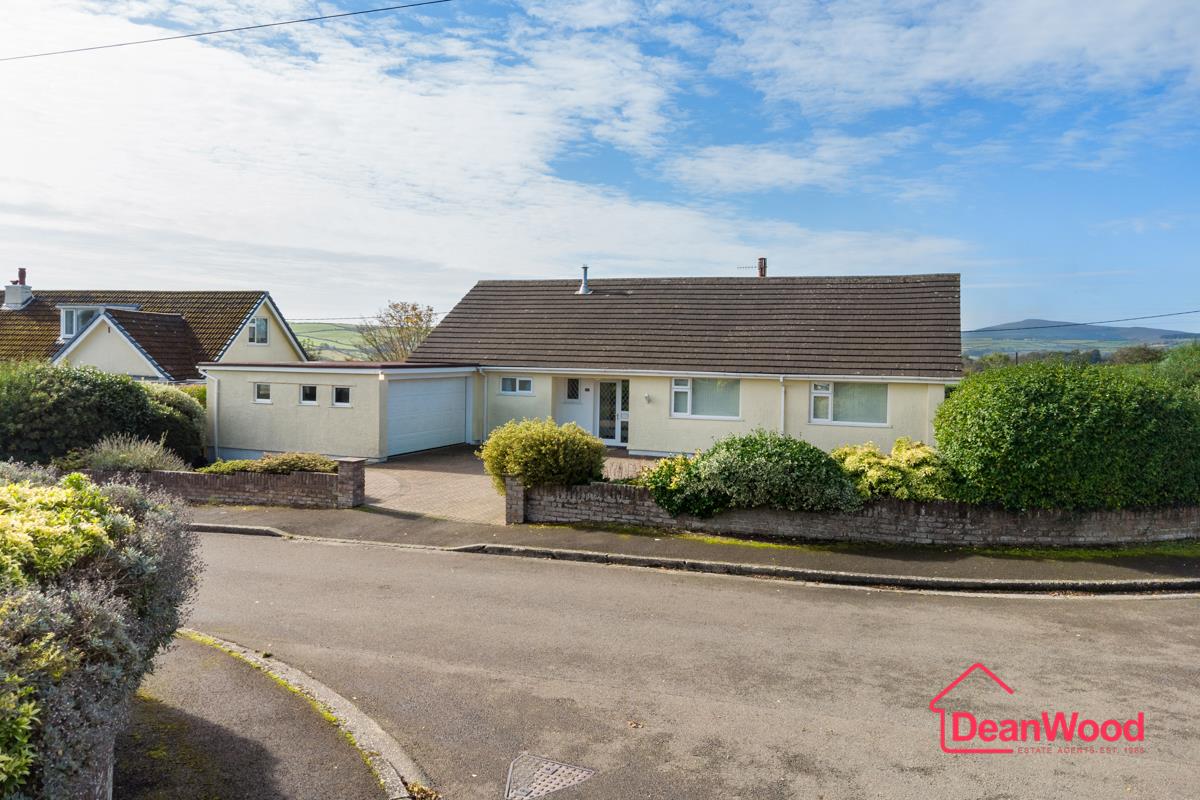 29 Ballamillaghyn Estate, Mount Rule, Braddan. - Photo 2 of 26