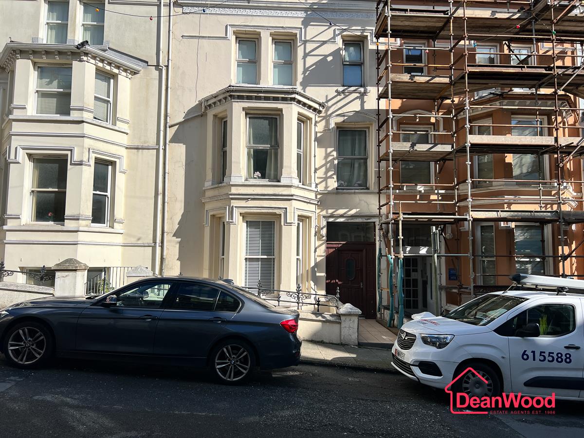 5 Oakwood Apartments, 8 Mona Drive, Douglas, Isle of Man. - Photo 2 of 26
