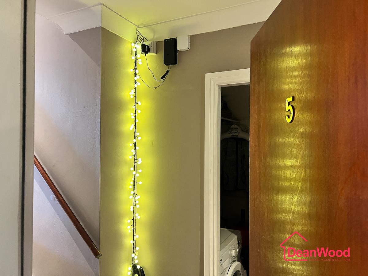 5 Oakwood Apartments, 8 Mona Drive, Douglas, Isle of Man. - Photo 4 of 26