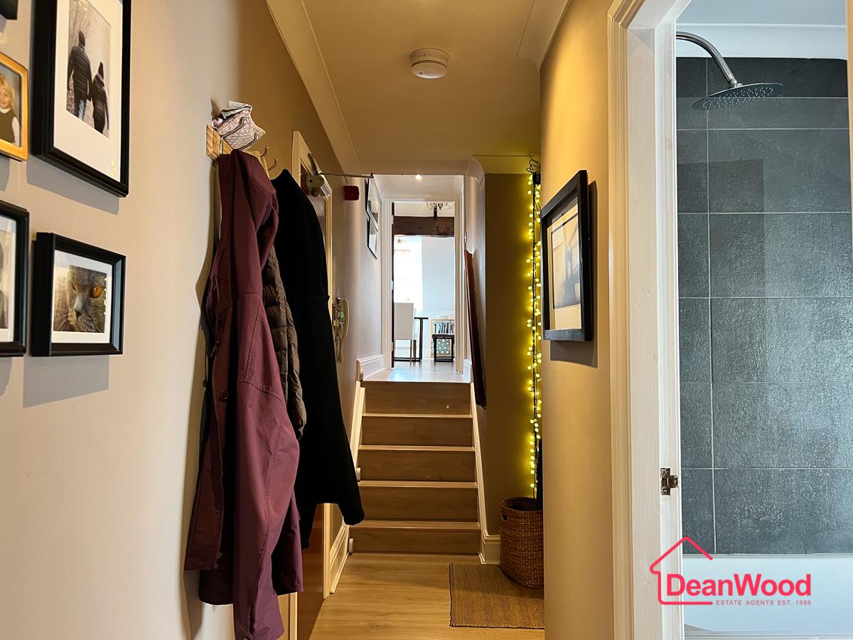 5 Oakwood Apartments, 8 Mona Drive, Douglas, Isle of Man. - Photo 5 of 26