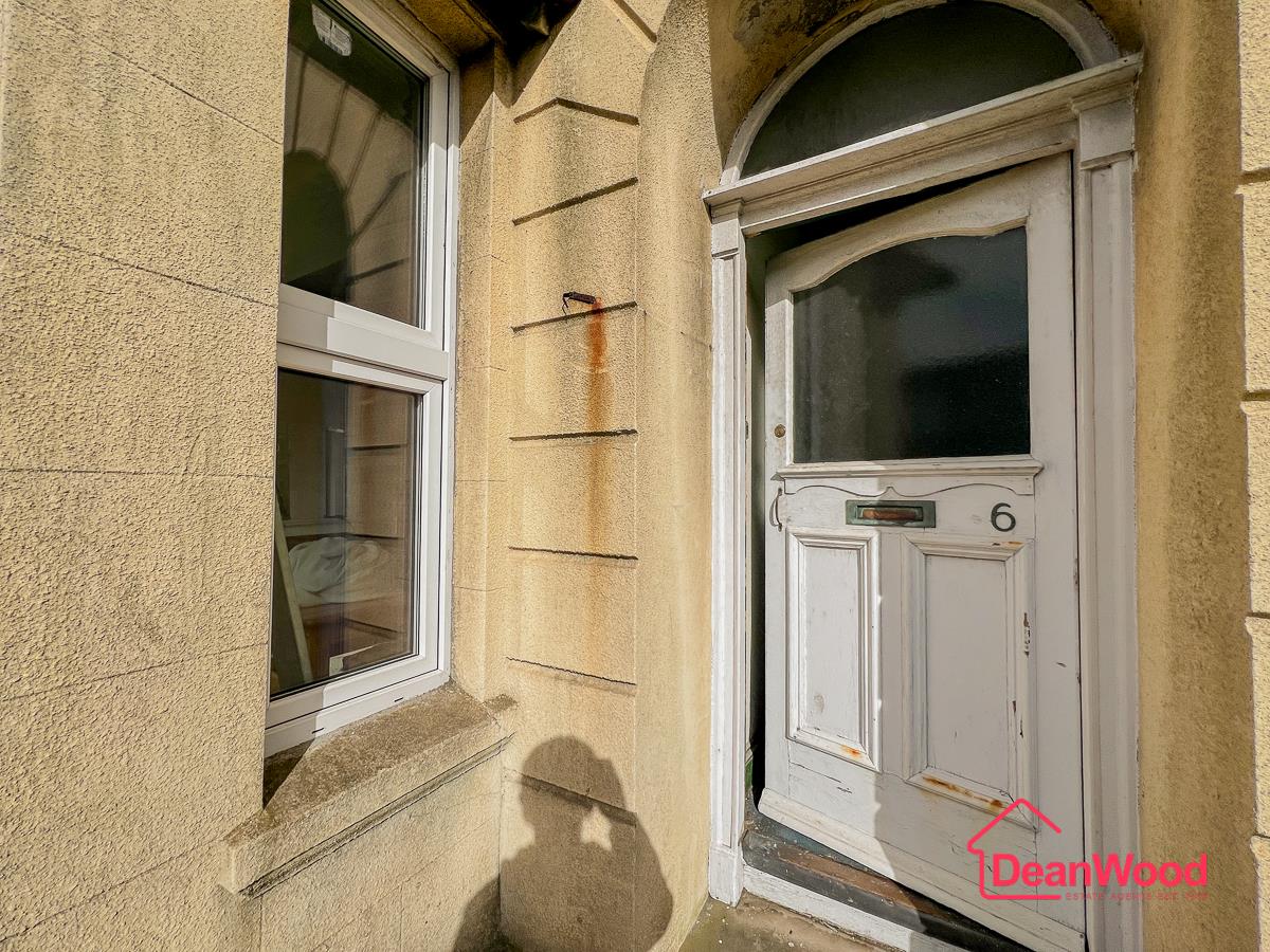 6 Peel Road, Douglas, Isle of Man. - Photo 2 of 29