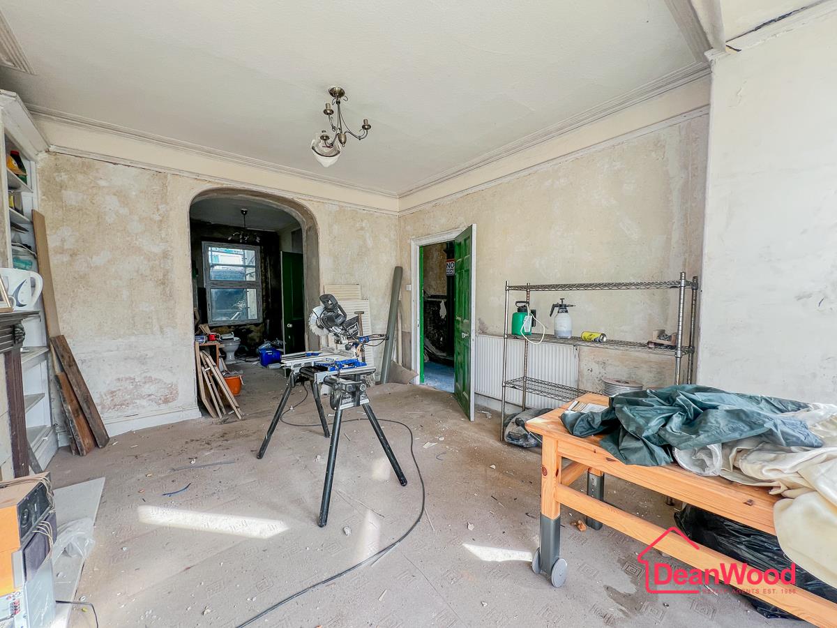 6 Peel Road, Douglas, Isle of Man. - Photo 5 of 29