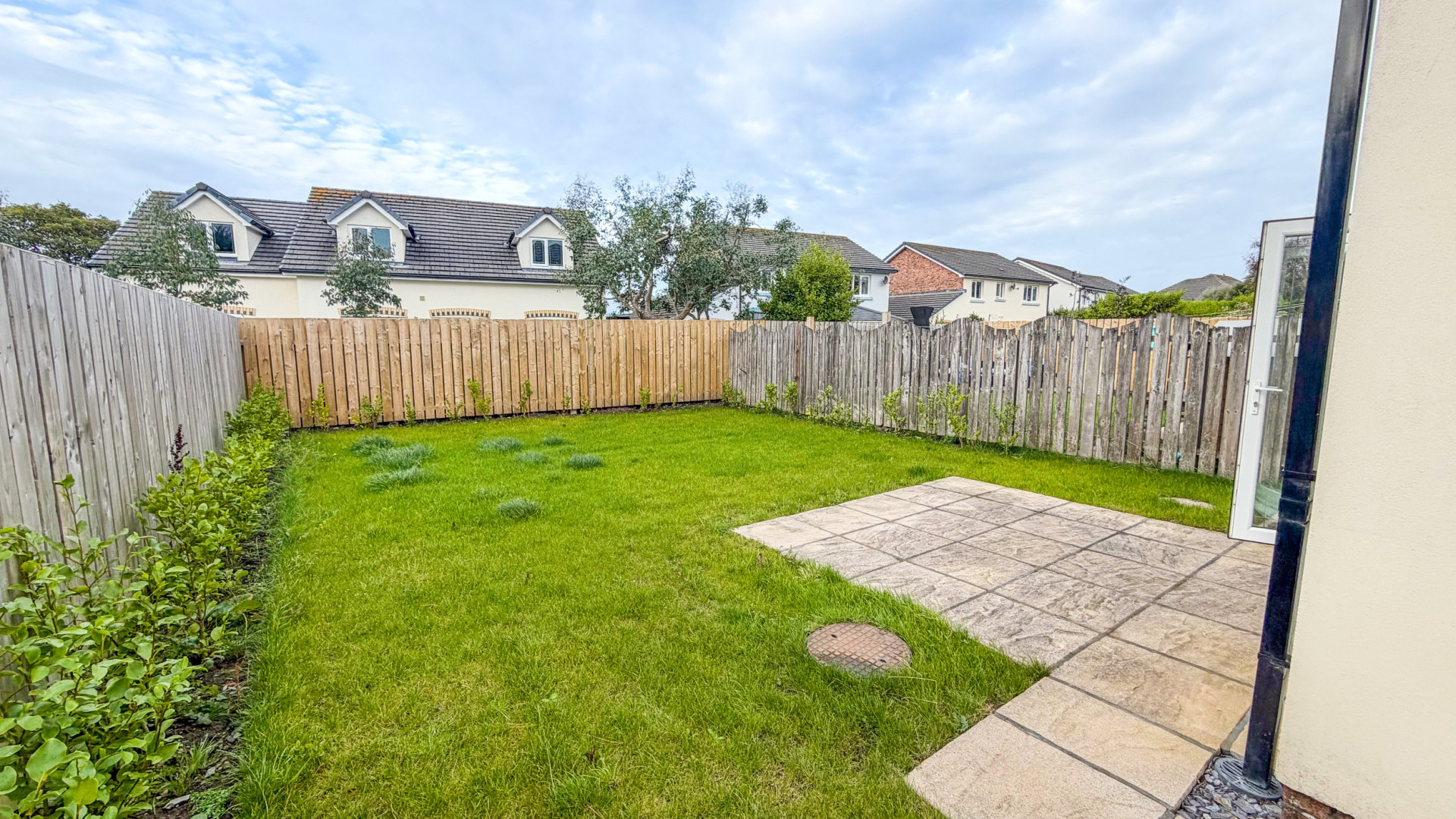17 Royal Park, Ramsey, IM8 3UF. - Photo 2 of 16