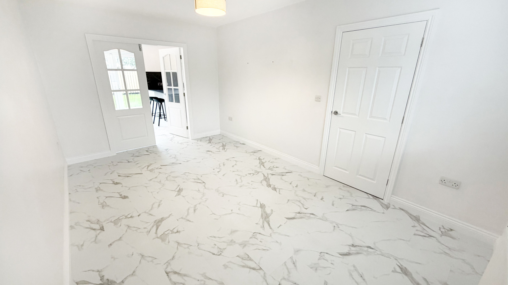 17 Royal Park, Ramsey, IM8 3UF. - Photo 5 of 16
