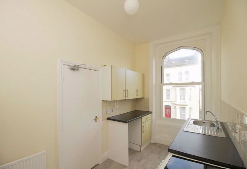 Flat 2, 57 Bucks Road, Douglas IM1 3EE. - Photo 4 of 10