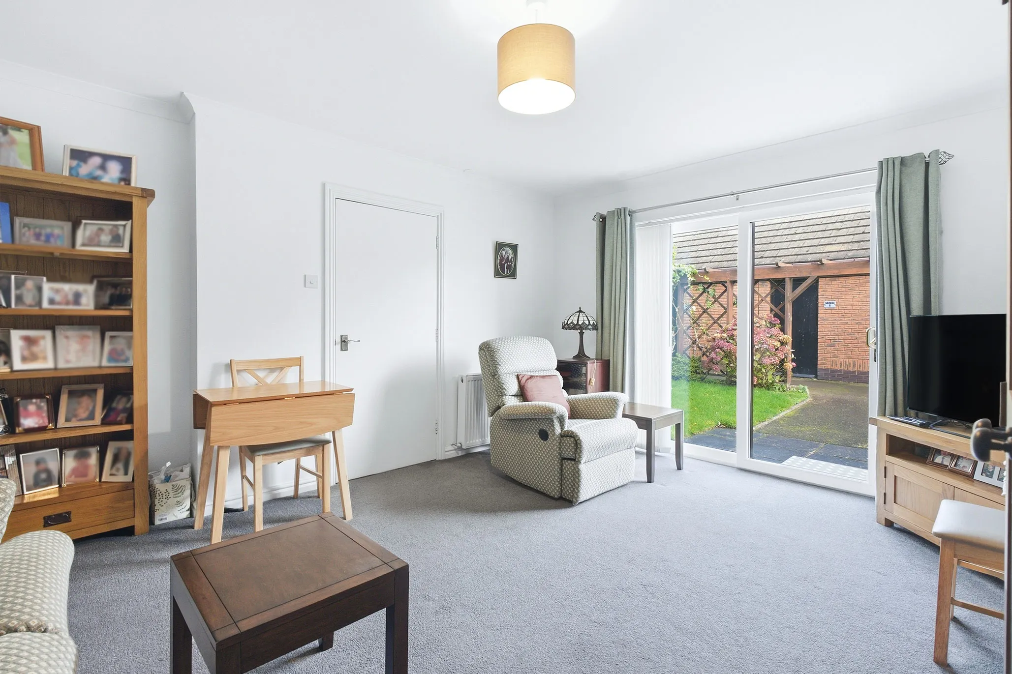 17 Godred Court, Kings Reach, Ramsey. - Photo 4 of 16