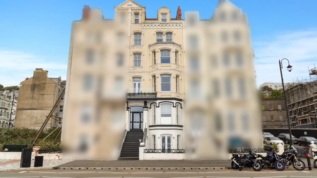 Apt. 5 Kenilworth Apartments, Central Promenade, Douglas, IM2 4LU.