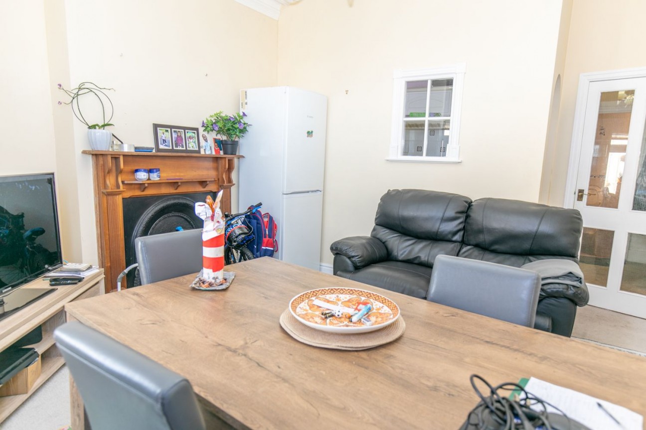 Harwood Court, Flat 4, North Shore Road, Ramsey, IM8 3AN. - Photo 3 of 12
