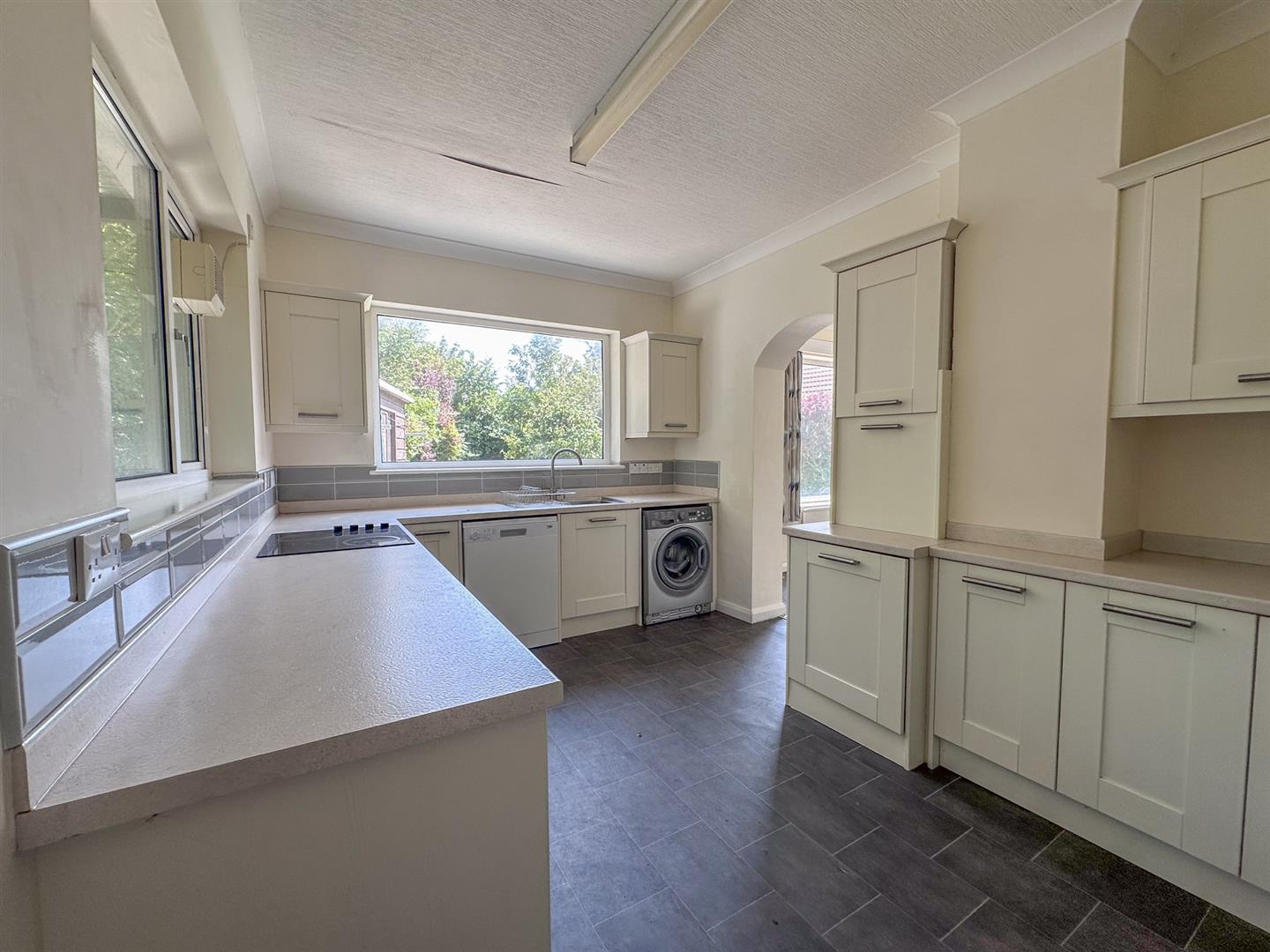 Thalloo Ard, 19 Queens Drive Peel. - Photo 4 of 38