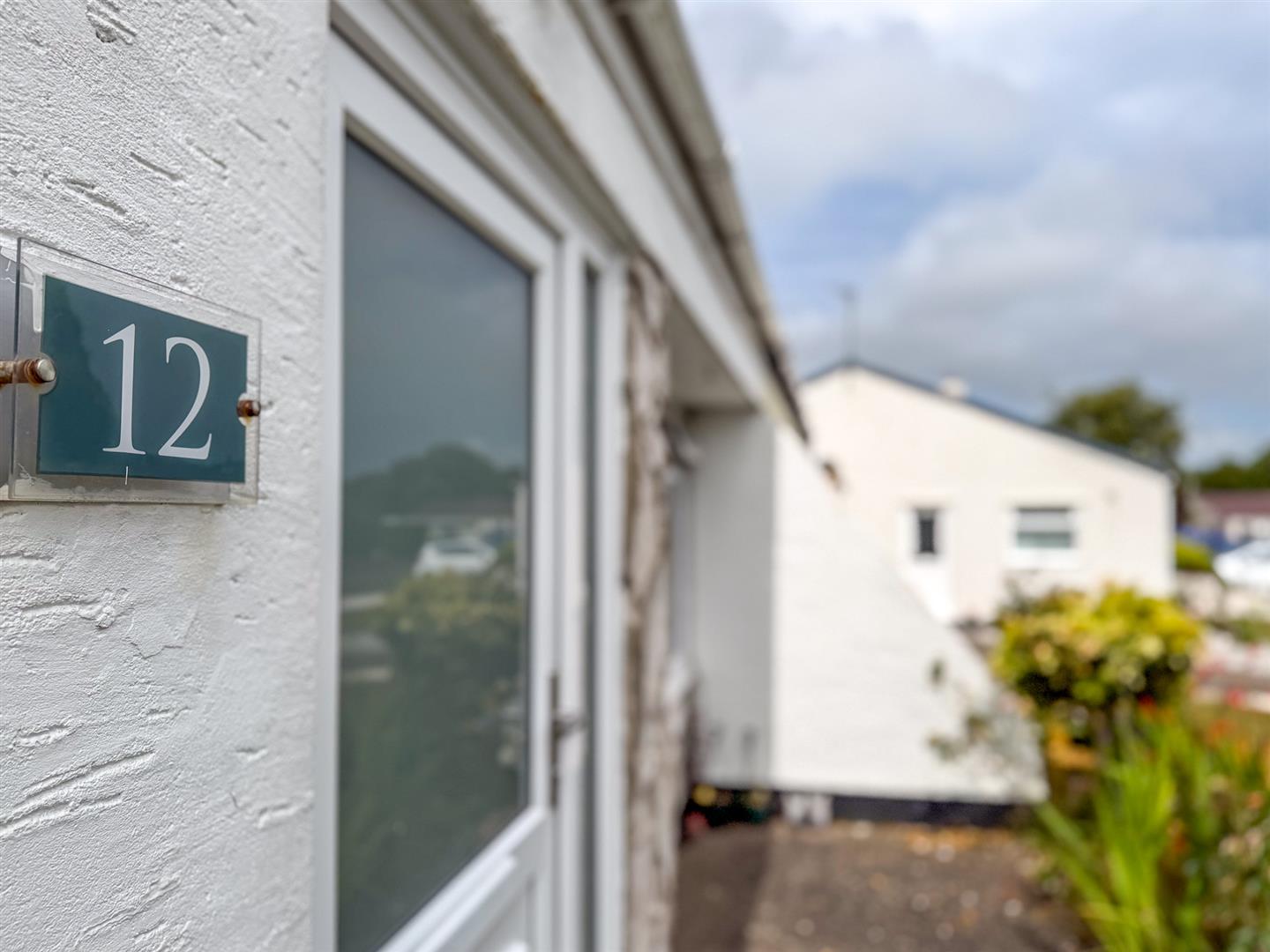 12 Bowness Crescent Onchan. - Photo 2 of 16