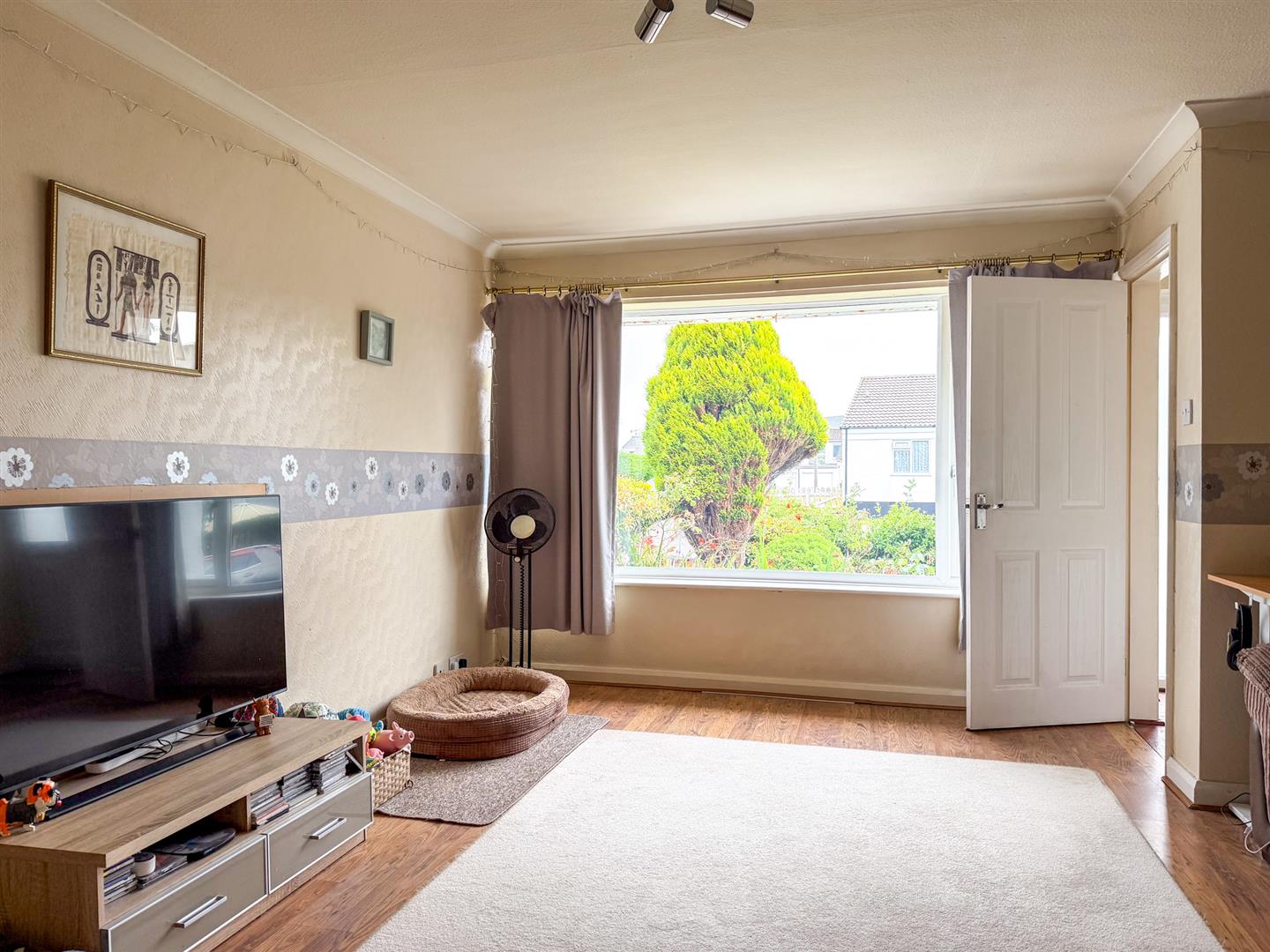 12 Bowness Crescent Onchan. - Photo 3 of 16