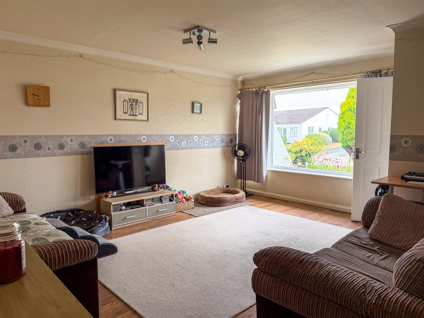12 Bowness Crescent Onchan. - Photo 4 of 16