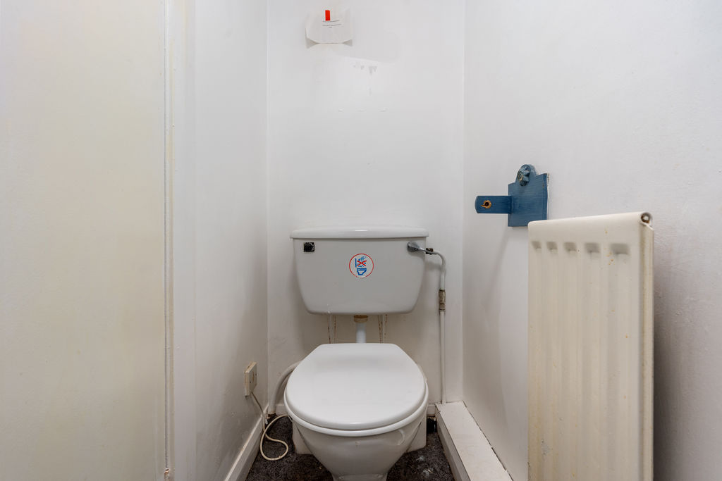 Flat 3, 24 Castle Street, Douglas IM1 2EZ. - Photo 3 of 13