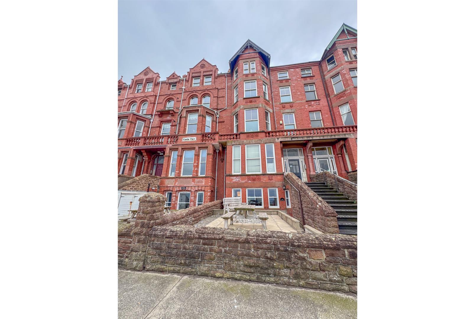 The Garden Flat, 4 Athol House Marine Parade, Peel. - Photo 1 of 16