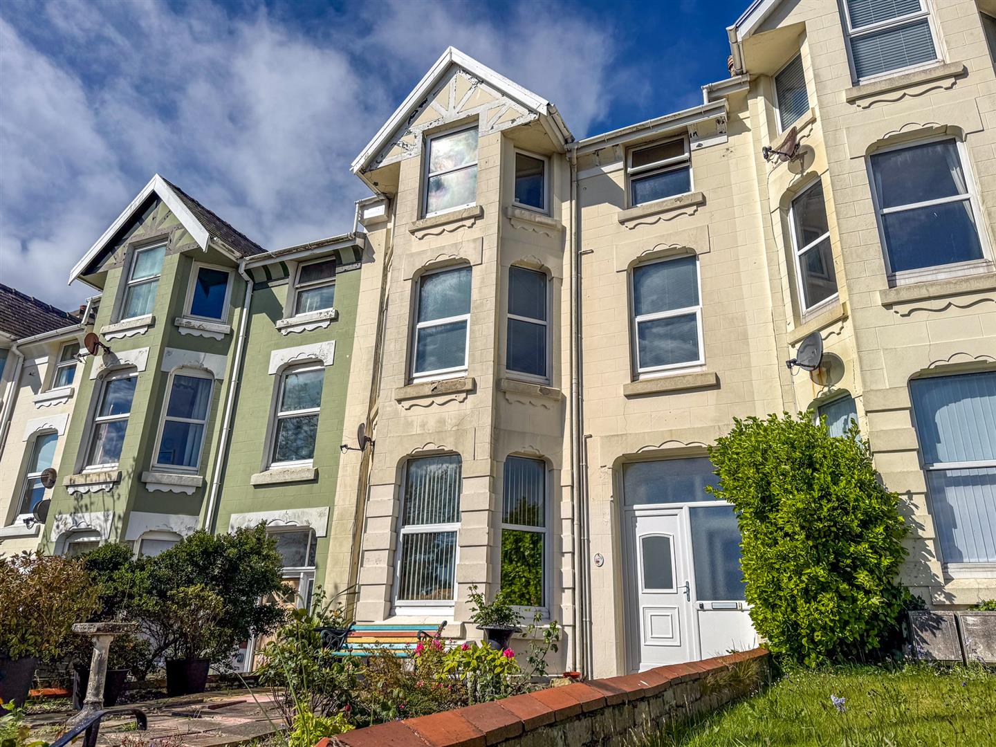 Flat 3, 29 Royal Avenue West Onchan. - Photo 1 of 14