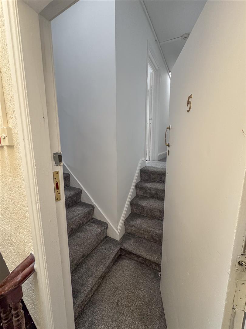 Flat 5, 20 Michael Street Peel. - Photo 2 of 10