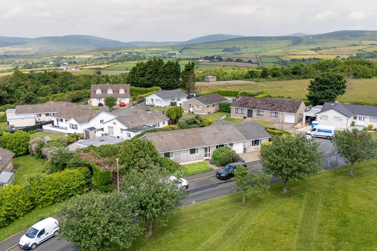 Highfield Crescent, Isle Of Man, IM3 3, Onchan. - Photo 1 of 33