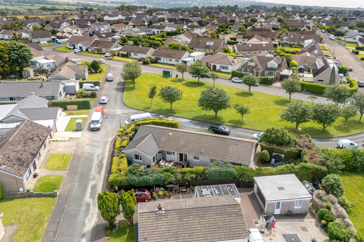 Highfield Crescent, Isle Of Man, IM3 3, Onchan. - Photo 2 of 33
