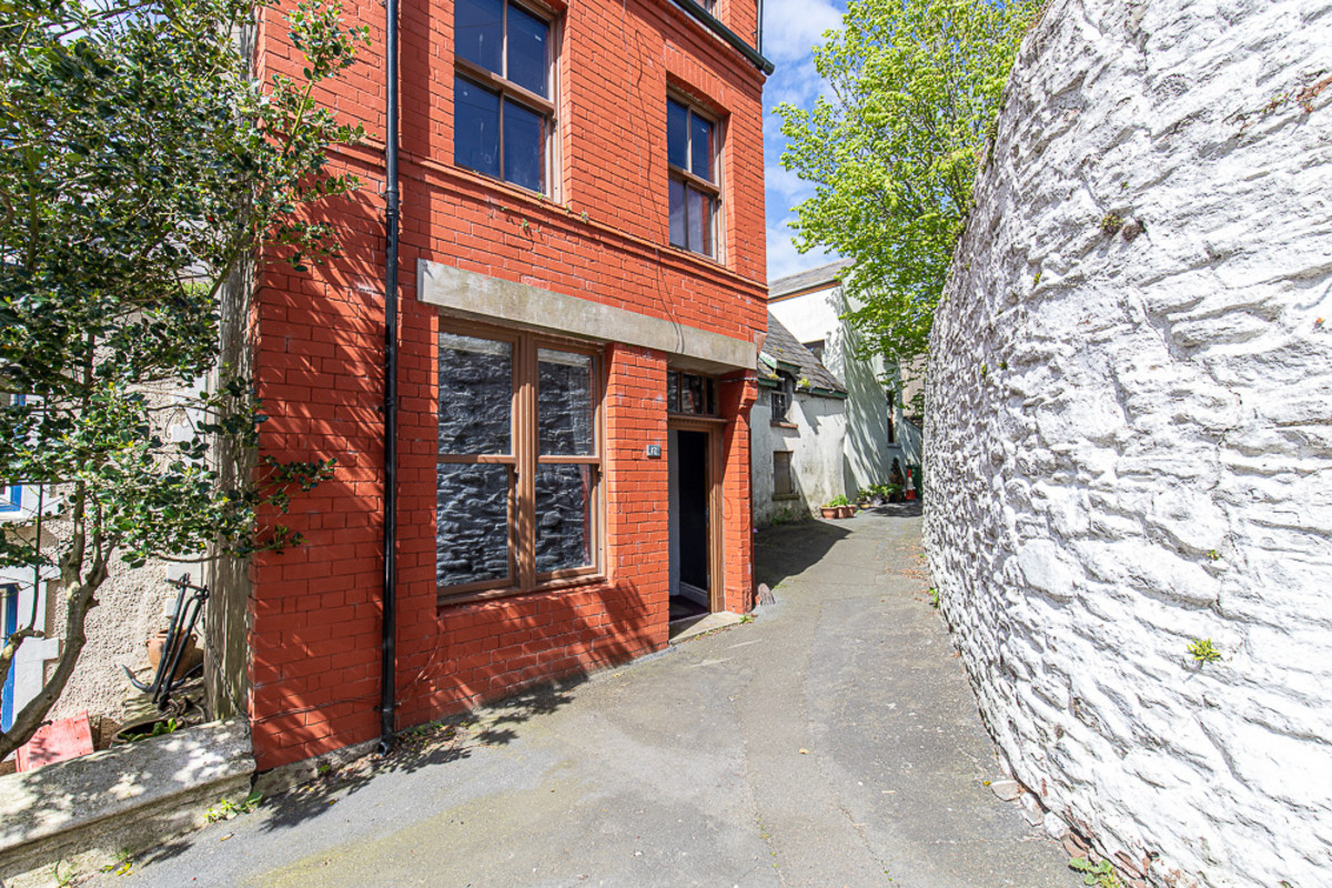 Church Lane, Isle Of Man, IM5 1, Peel. - Photo 2 of 38