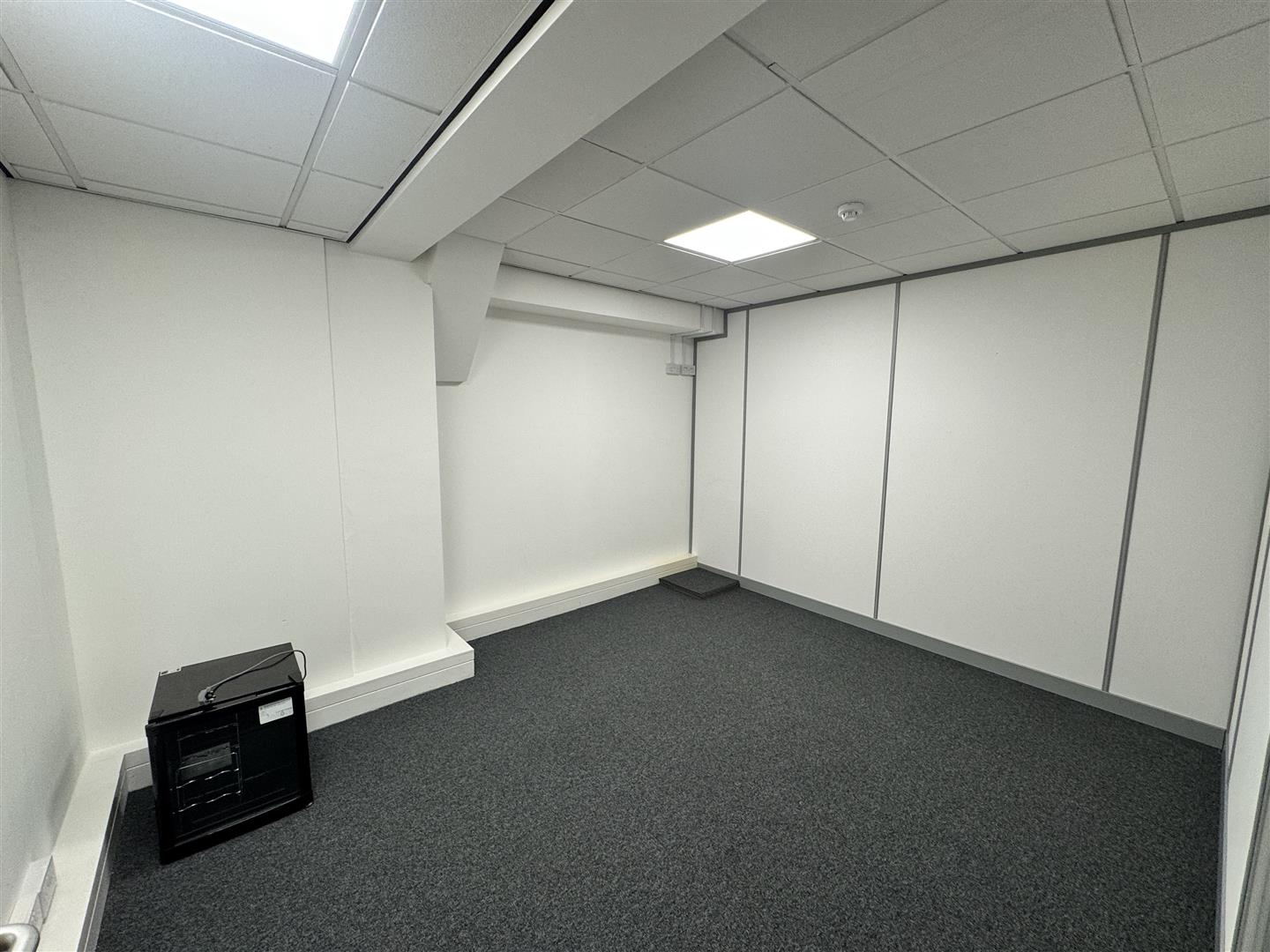 Part 2nd Floor, 33-37 Athol Street Douglas. - Photo 4 of 14