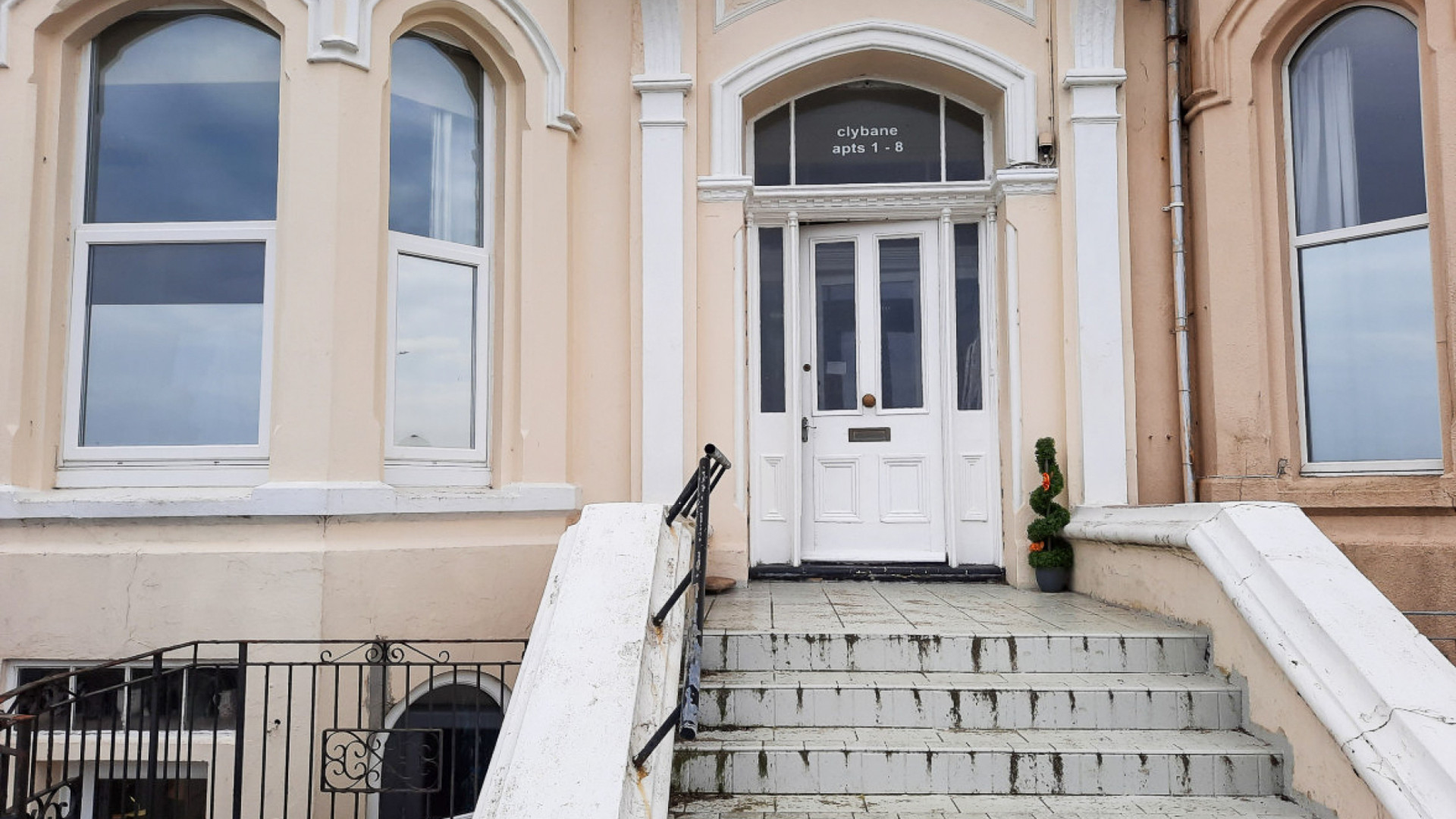 Apt. 9 Clybane, Mooragh Promenade, Ramsey, IM8 3BA. - Photo 2 of 17